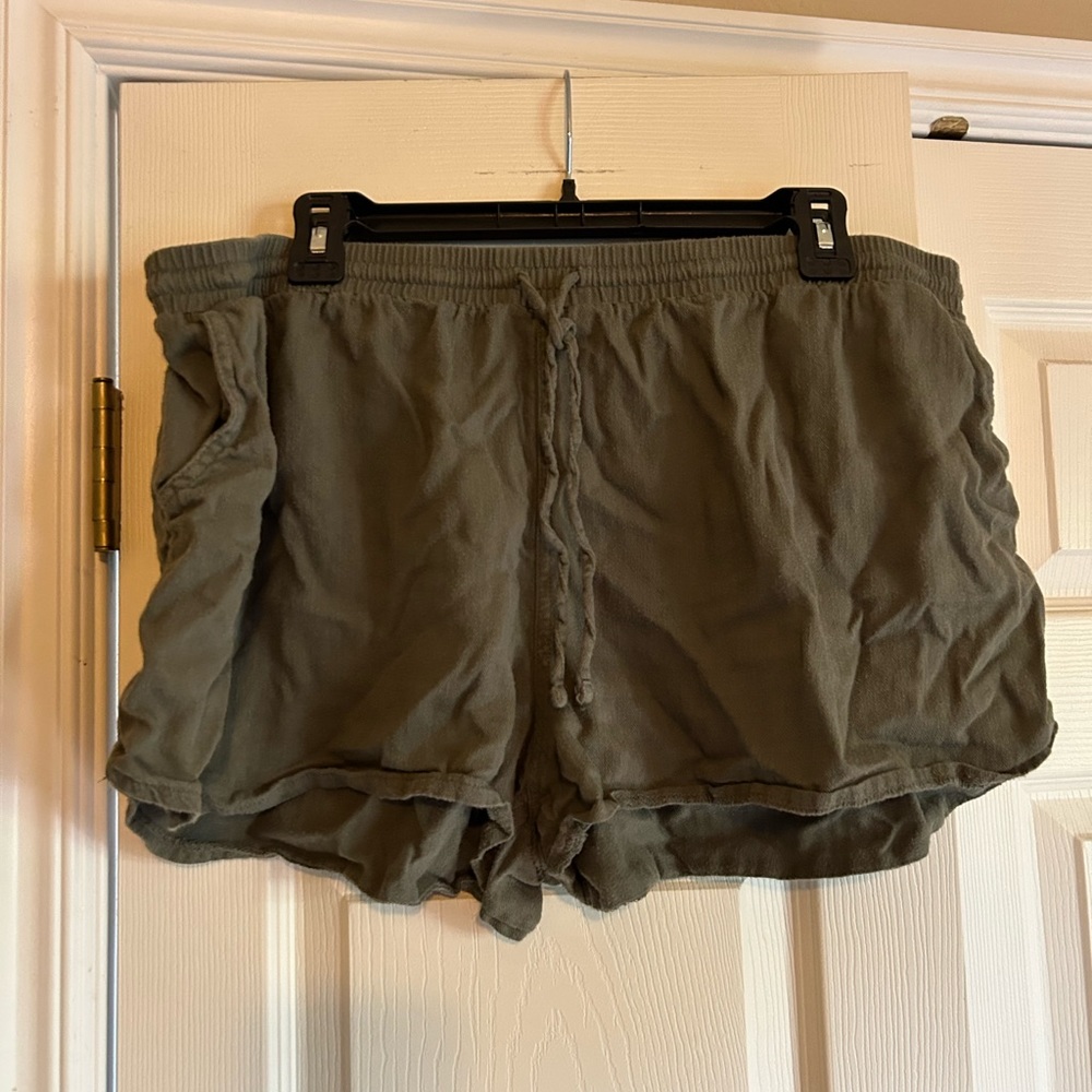 Army green shorts, drawstring, Universal Thread, XXL